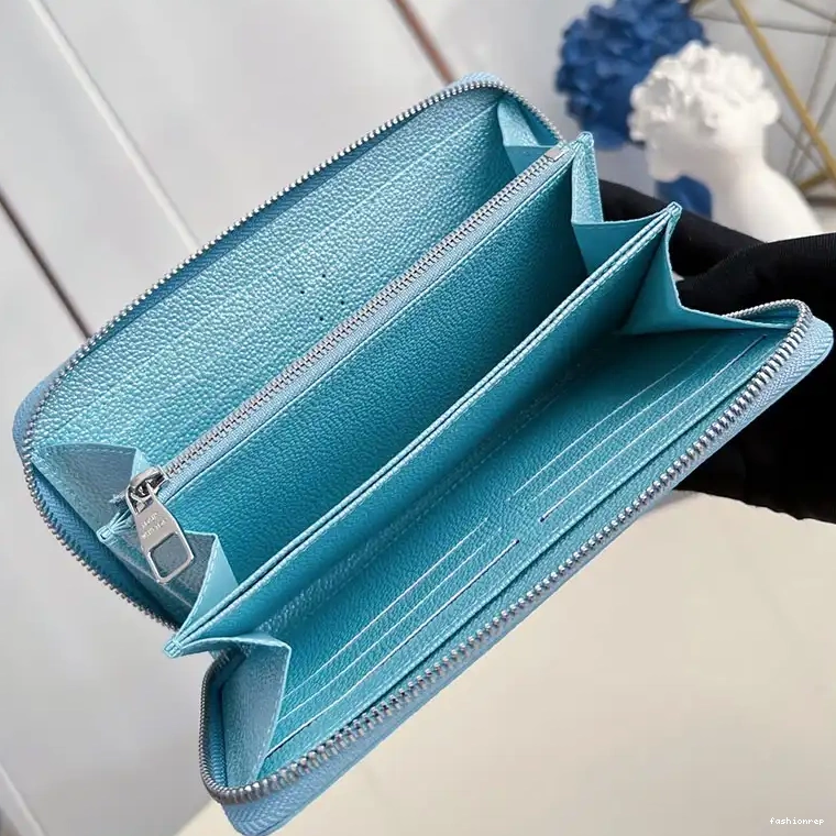 Fashionrepsfam ru 2411YA0232 LV Bags 0717
